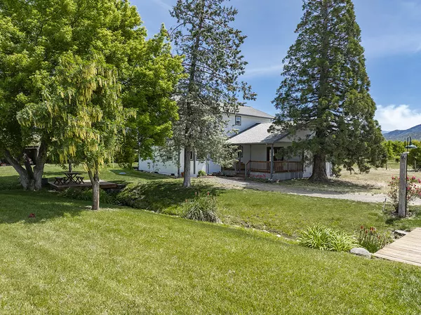 Talent, OR 97540,679 Valley View RD