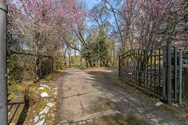 Grants Pass, OR 97527,400 Griffin RD