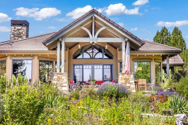 65852 Bearing DR,  Bend,  OR 97701