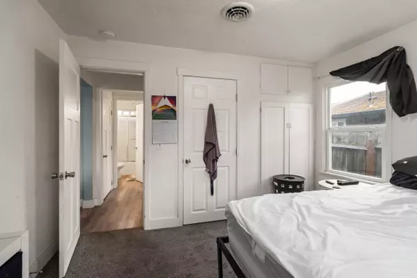 2156 Table Rock RD Medford, OR 97501