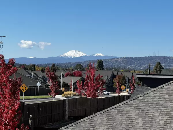 3903 Oakside LOOP, Bend, OR 97701