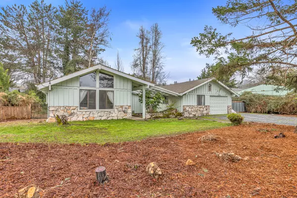 Grants Pass, OR 97527,1151 Grandview AVE