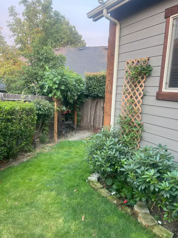 Grants Pass, OR 97526,2173 Lissy WAY