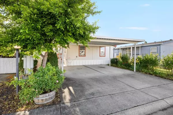 White City, OR 97503,3501 Avenue C #SPC 13