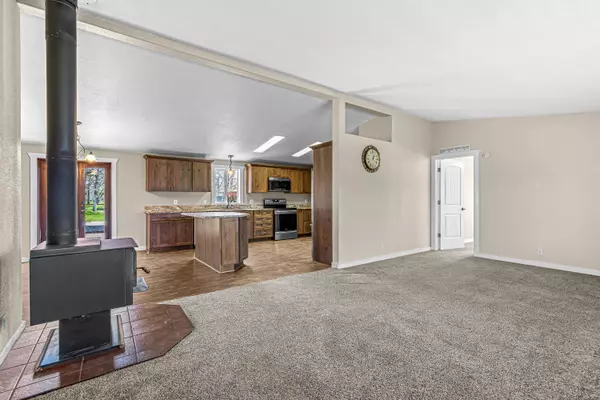 Gold Hill, OR 97525,370 Rock Creek RD