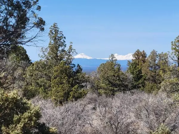 5800 Walnut LN, Prineville, OR 97754