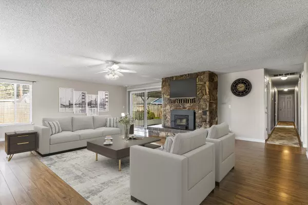 Grants Pass, OR 97527,1725 Cloverlawn DR