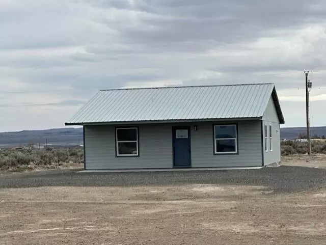 Christmas Valley, OR 97641,85226 Christmas Valley HWY