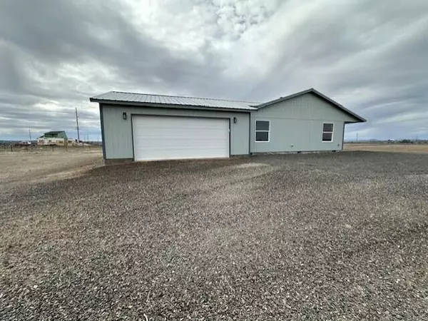 Christmas Valley, OR 97641,85226 Christmas Valley HWY