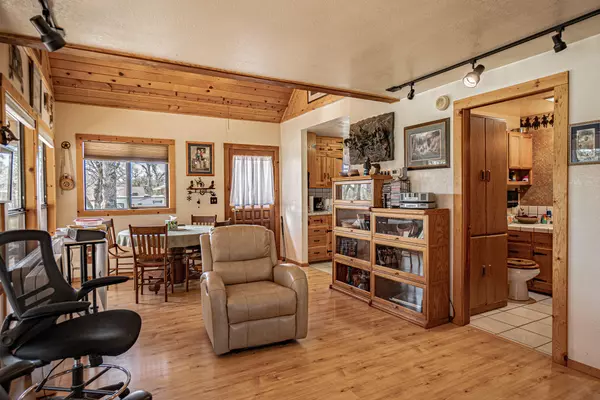 Gold Hill, OR 97525,595 Rock Creek RD