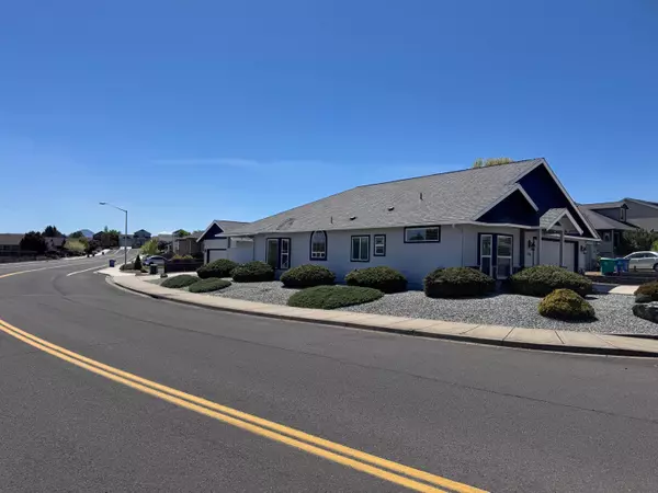 Eagle Point, OR 97524,486 Deanjou AVE