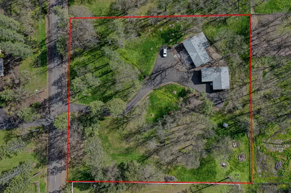 Central Point, OR 97502,11433 Michael RD