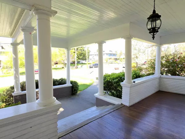 Grants Pass, OR 97526,751 4th ST