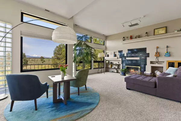 Bend, OR 97703,66985 Rock Island LN