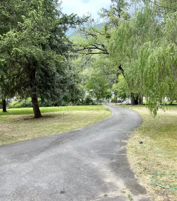 Grants Pass, OR 97527,7015 Rogue River HWY