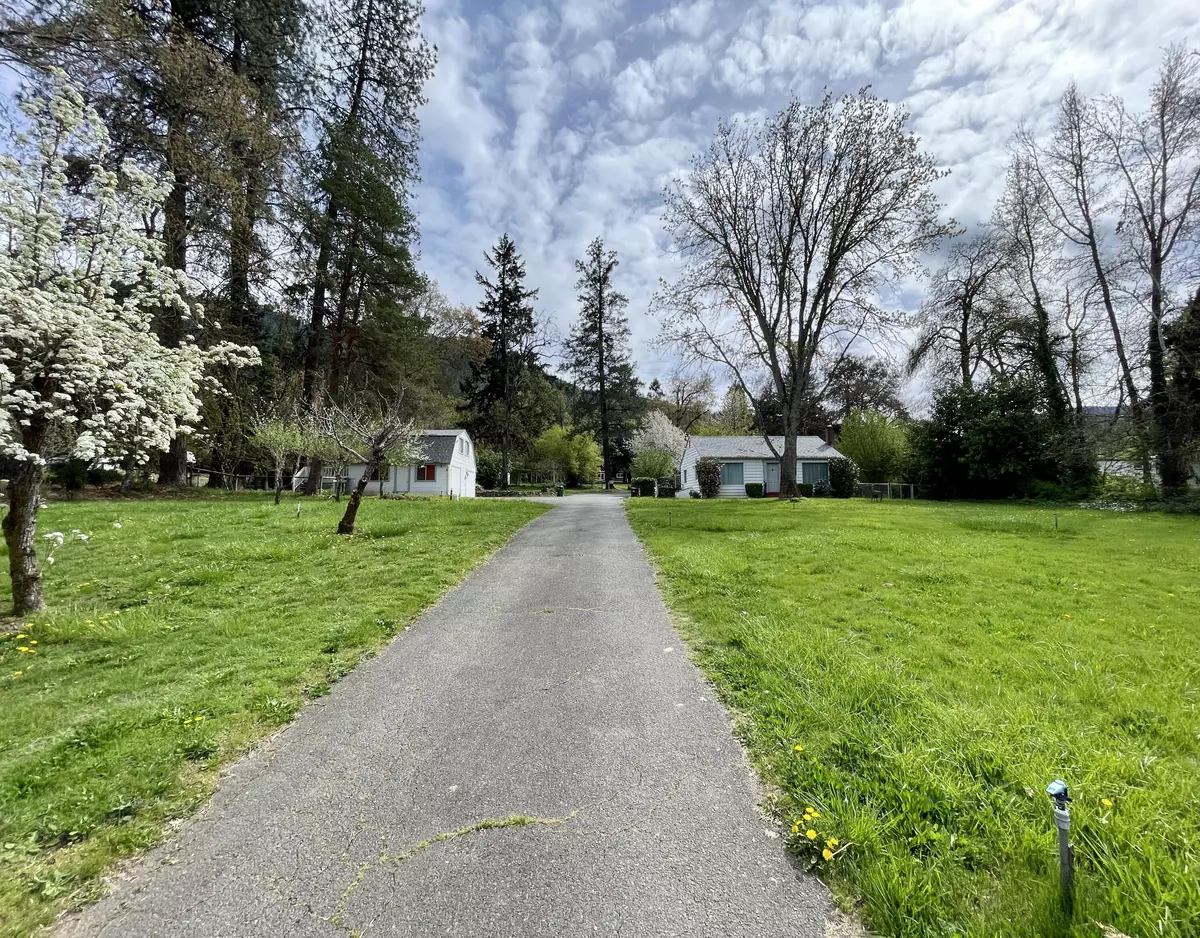 Grants Pass, OR 97527,7015 Rogue River HWY