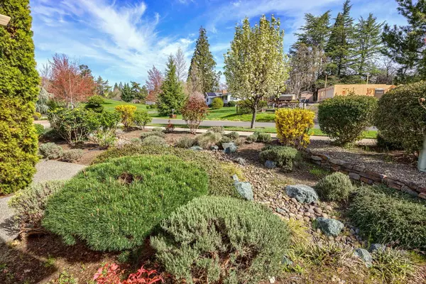 Medford, OR 97504,526 Windsor AVE