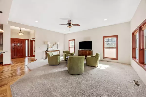 Medford, OR 97504,526 Windsor AVE