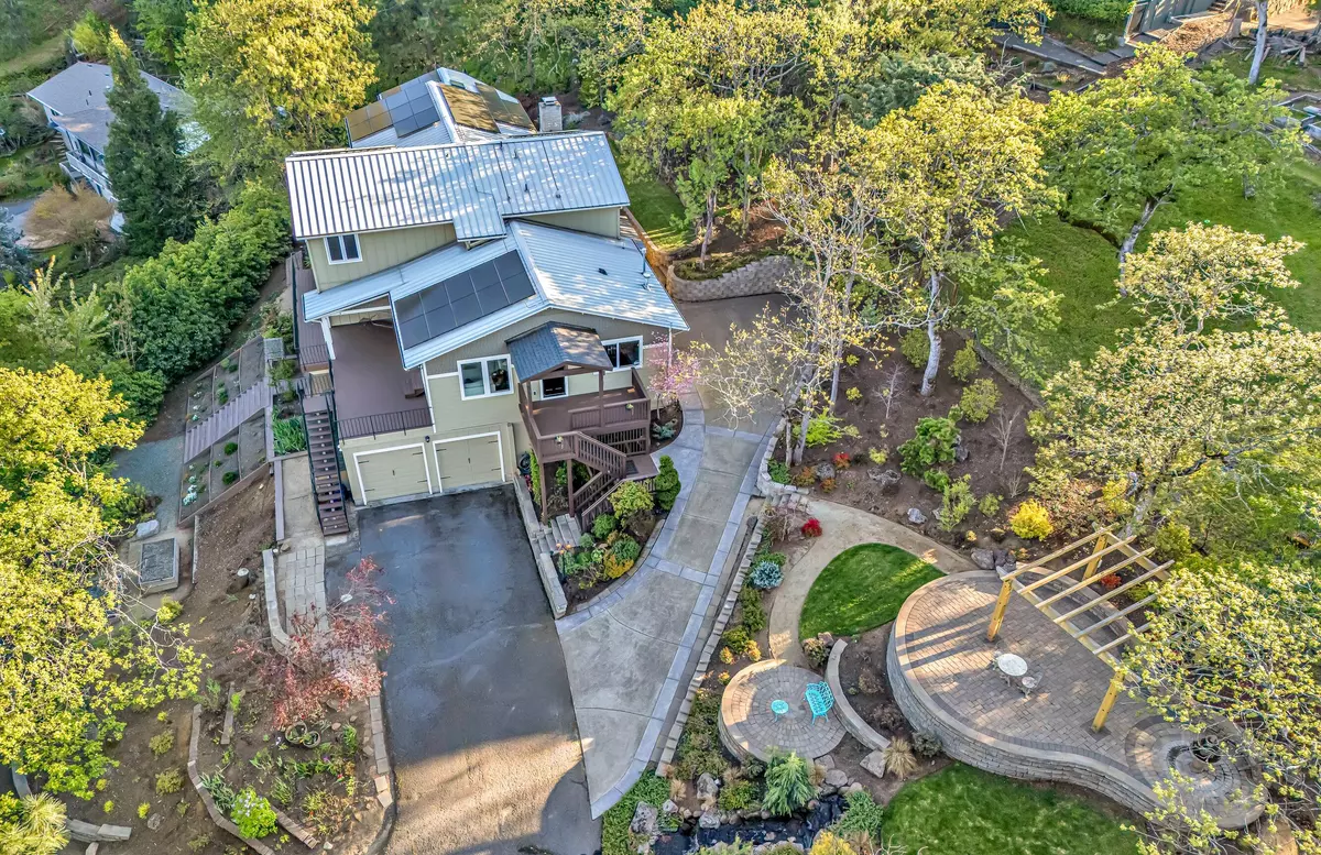 Jacksonville, OR 97530,320 Coachman DR