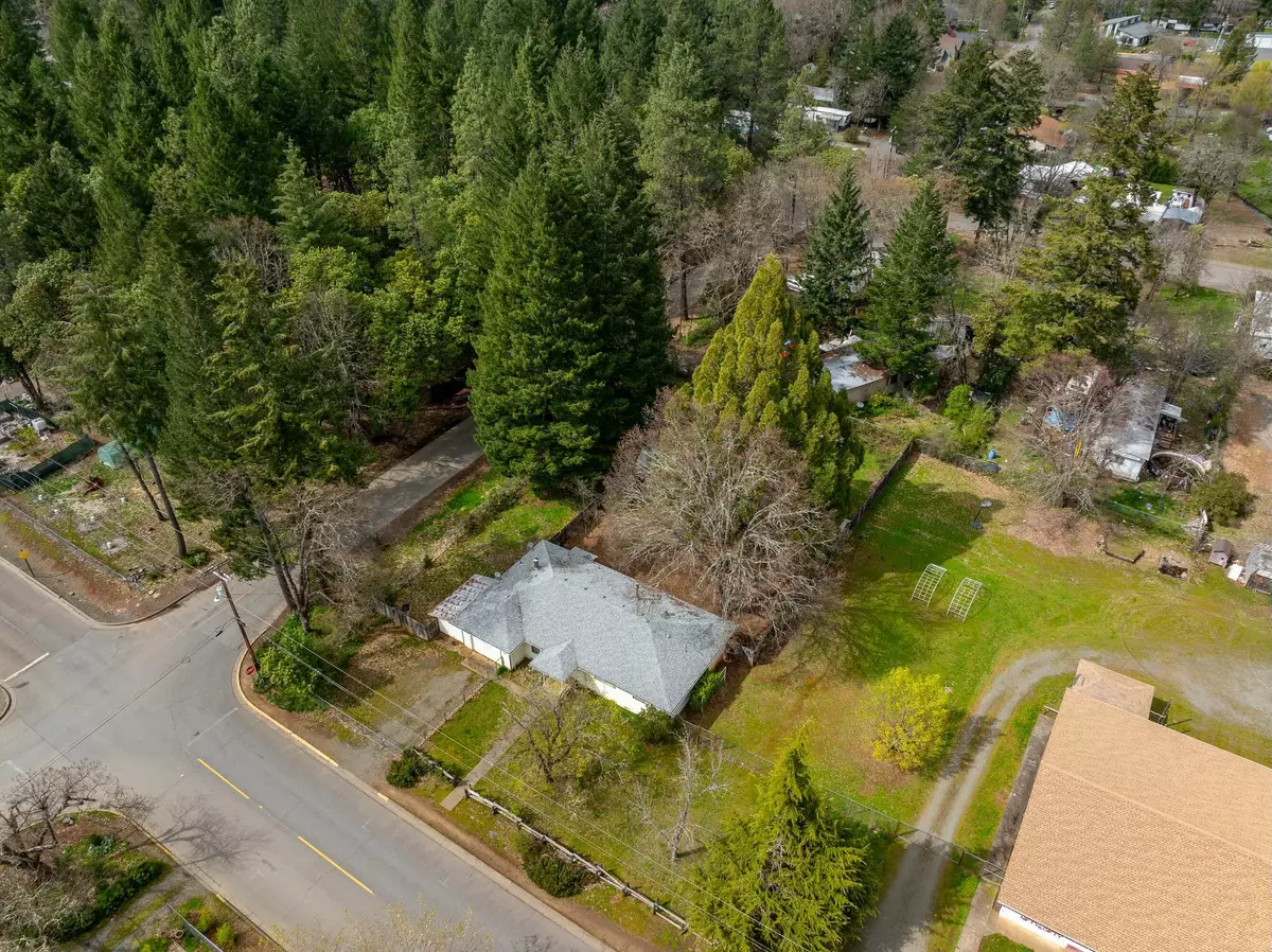 Cave Junction, OR 97523,220 Watkins ST