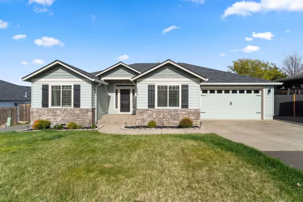 3633 Cedar Links DR, Medford, OR 97504