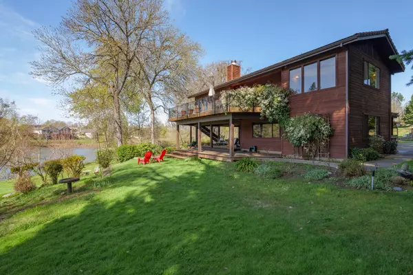 1058 Belle Aire DR, Grants Pass, OR 97526