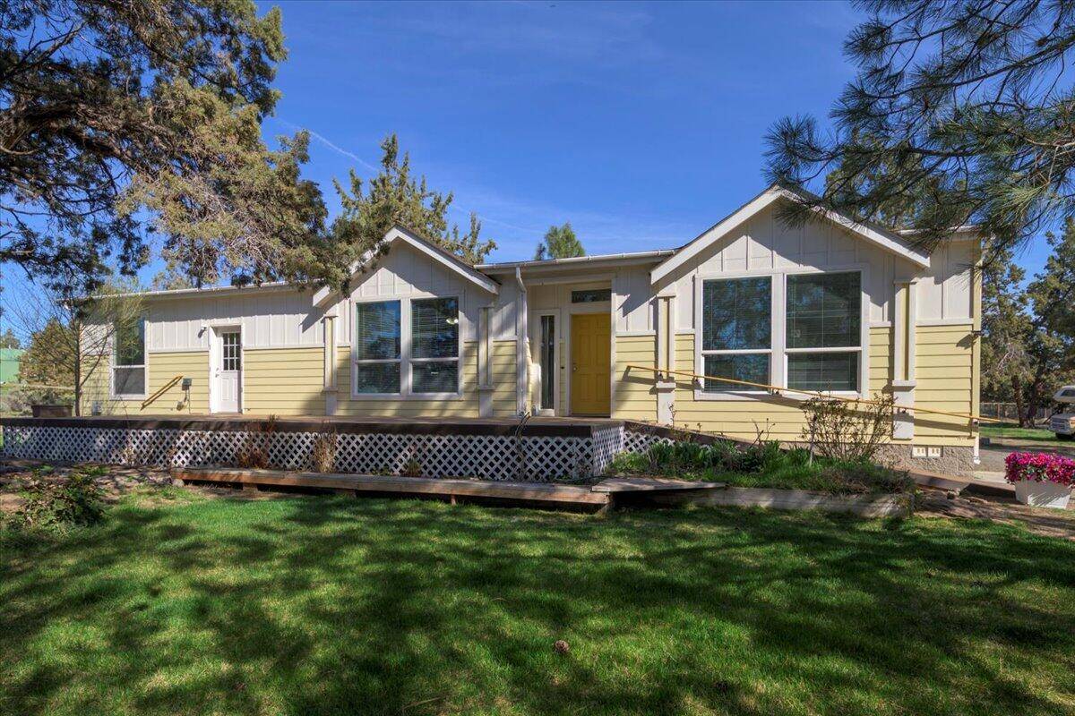 6027 Jaguar AVE, Redmond, OR 97756