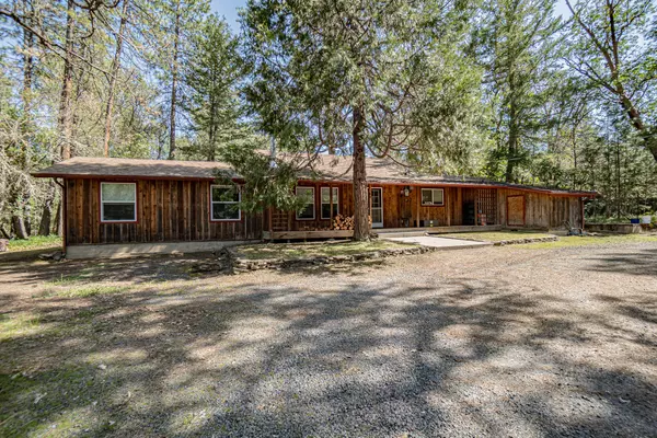 Gold Hill, OR 97525,1724 Foots Creek R Fork RD