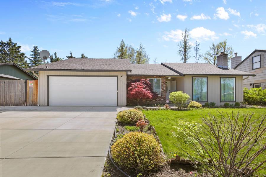 2738 Stonebrook DR, Medford, OR 97504