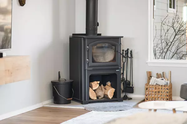 Sisters, OR 97759,17725 Mountain View RD