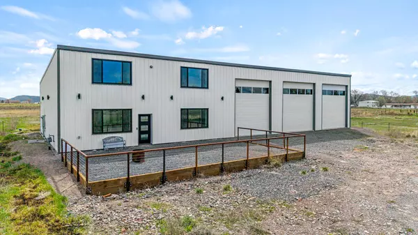 6852 Airway DR, Klamath Falls, OR 97603