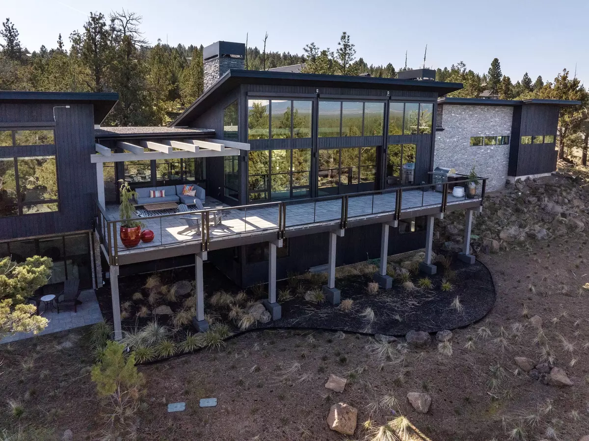 Bend, OR 97703,2060 Perspective DR