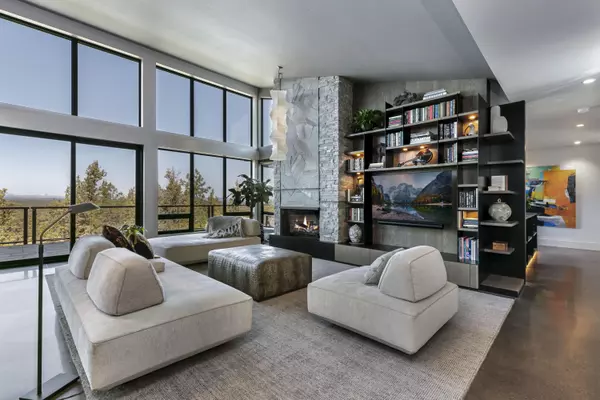 Bend, OR 97703,2060 Perspective DR