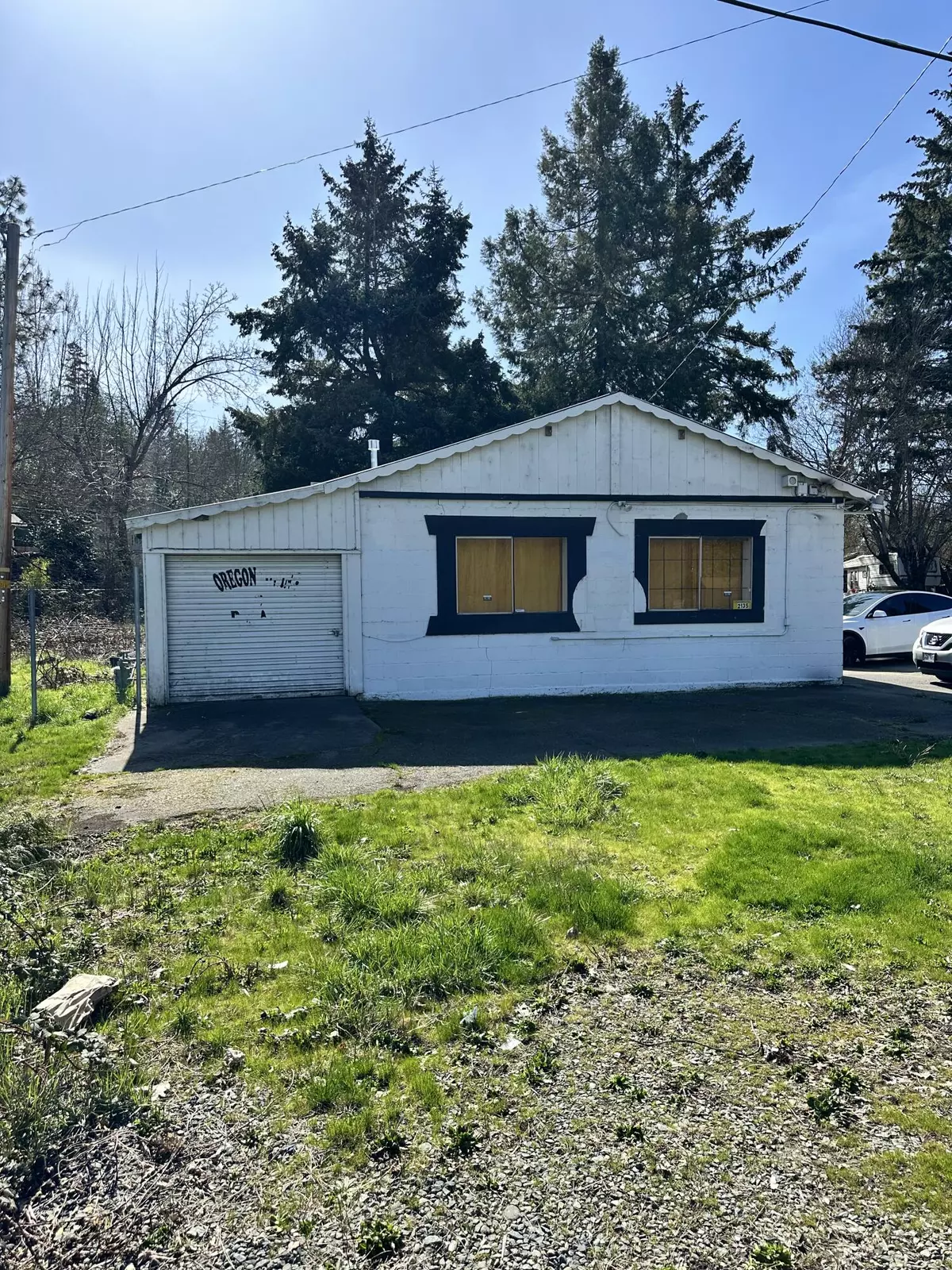 Grants Pass, OR 97527,2133 Rogue River Hwy HWY