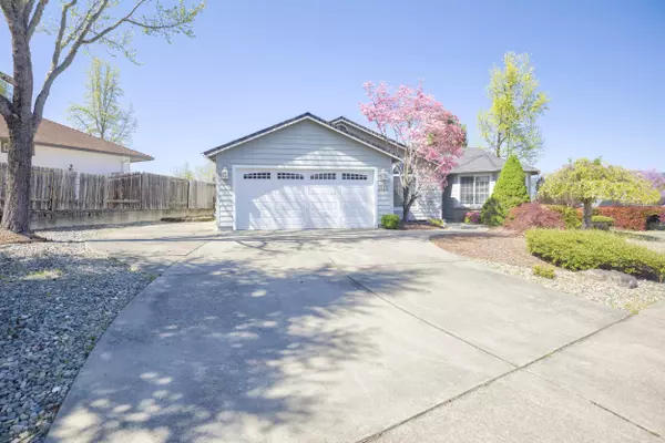 Grants Pass, OR 97527,1498 Brittany CT