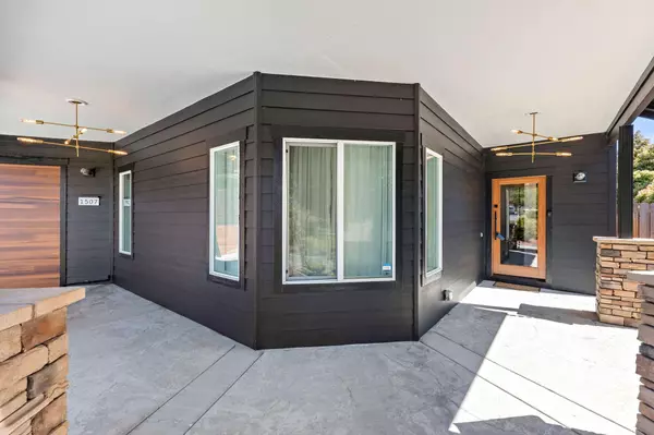 Grants Pass, OR 97526,1507 R J DR