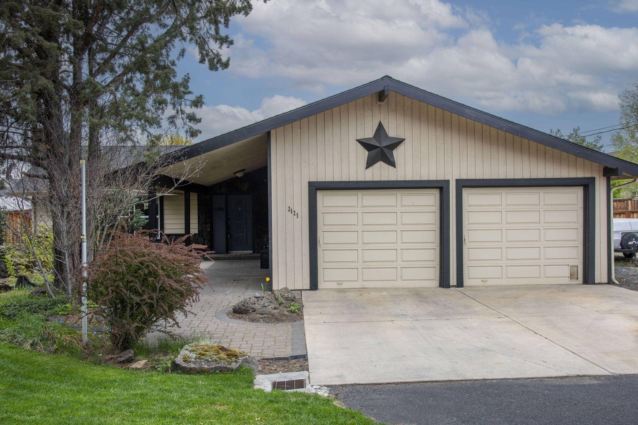 Redmond, OR 97756,2525 10th ST