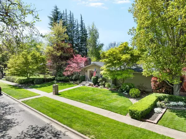 109 Kensington, Medford, OR 97504