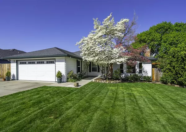 1855 Willow Glen WAY, Medford, OR 97504