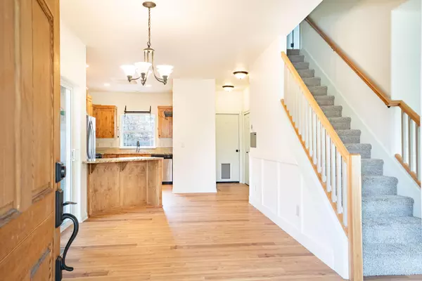 Bend, OR 97701,2724 Black Oak PL