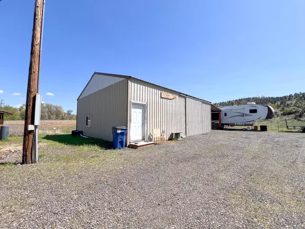 Mount Vernon, OR 97865,51284 Hwy 26