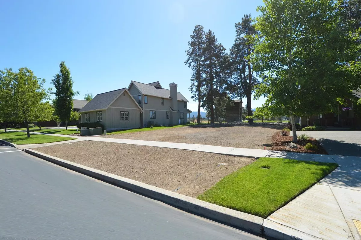 Sisters, OR 97759,513 Pine Meadow ST