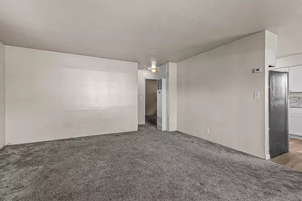 Medford, OR 97501,22 Elm ST