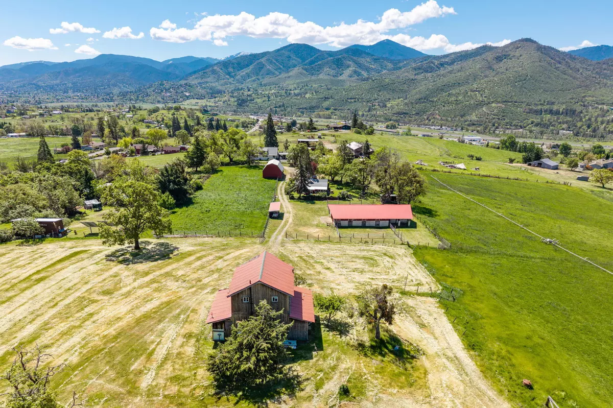 Ashland, OR 97520,1249 Valley View RD