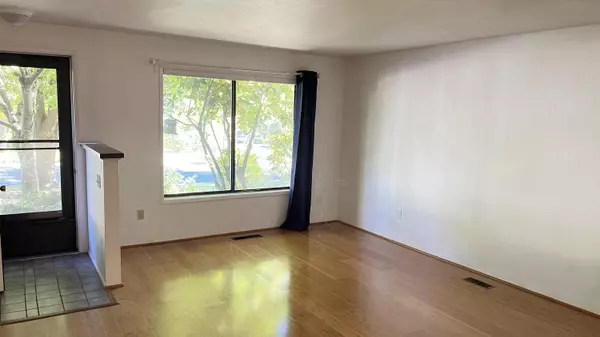 Ashland, OR 97520,648 Main ST