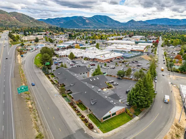 Grants Pass, OR 97526,2166 Vine ST