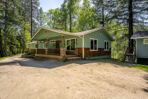 424 Roan DR, Grants Pass, OR 97526