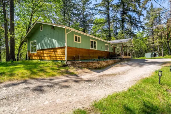 Grants Pass, OR 97526,424 Roan DR