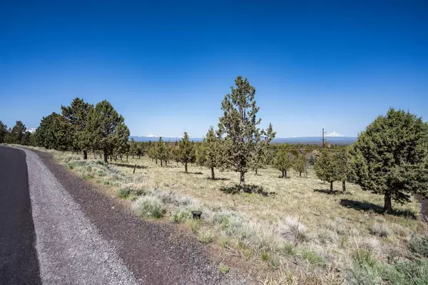 Redmond, OR 97756,913 Highland View LOOP