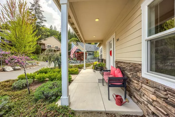 Jacksonville, OR 97530,205 Oak Knoll WAY